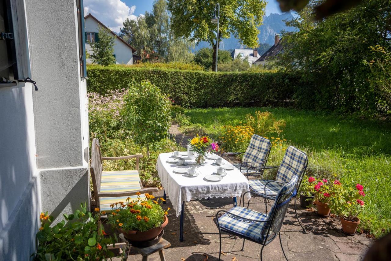 Landhauswohnung Mit Wildromantischem Garten Füssen Esterno foto