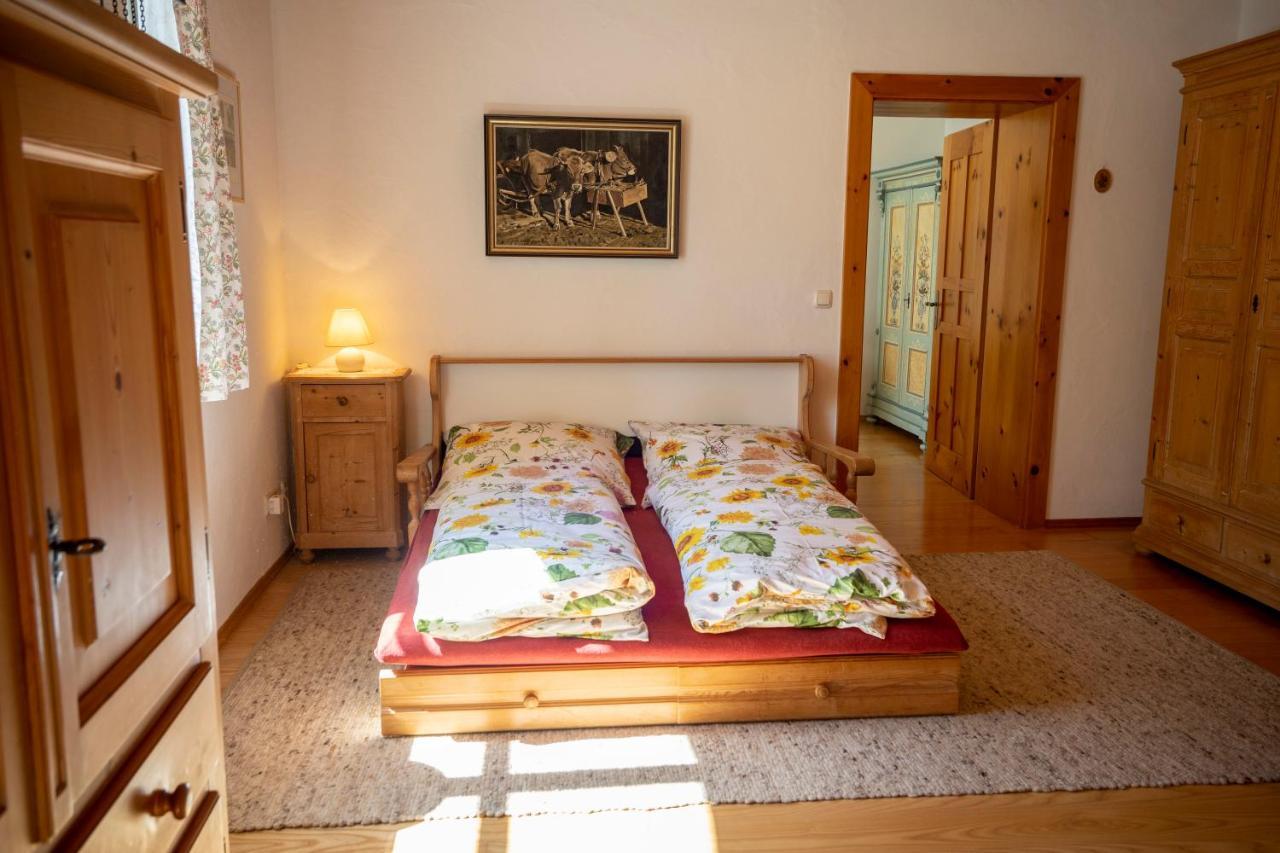 Landhauswohnung Mit Wildromantischem Garten Füssen Esterno foto
