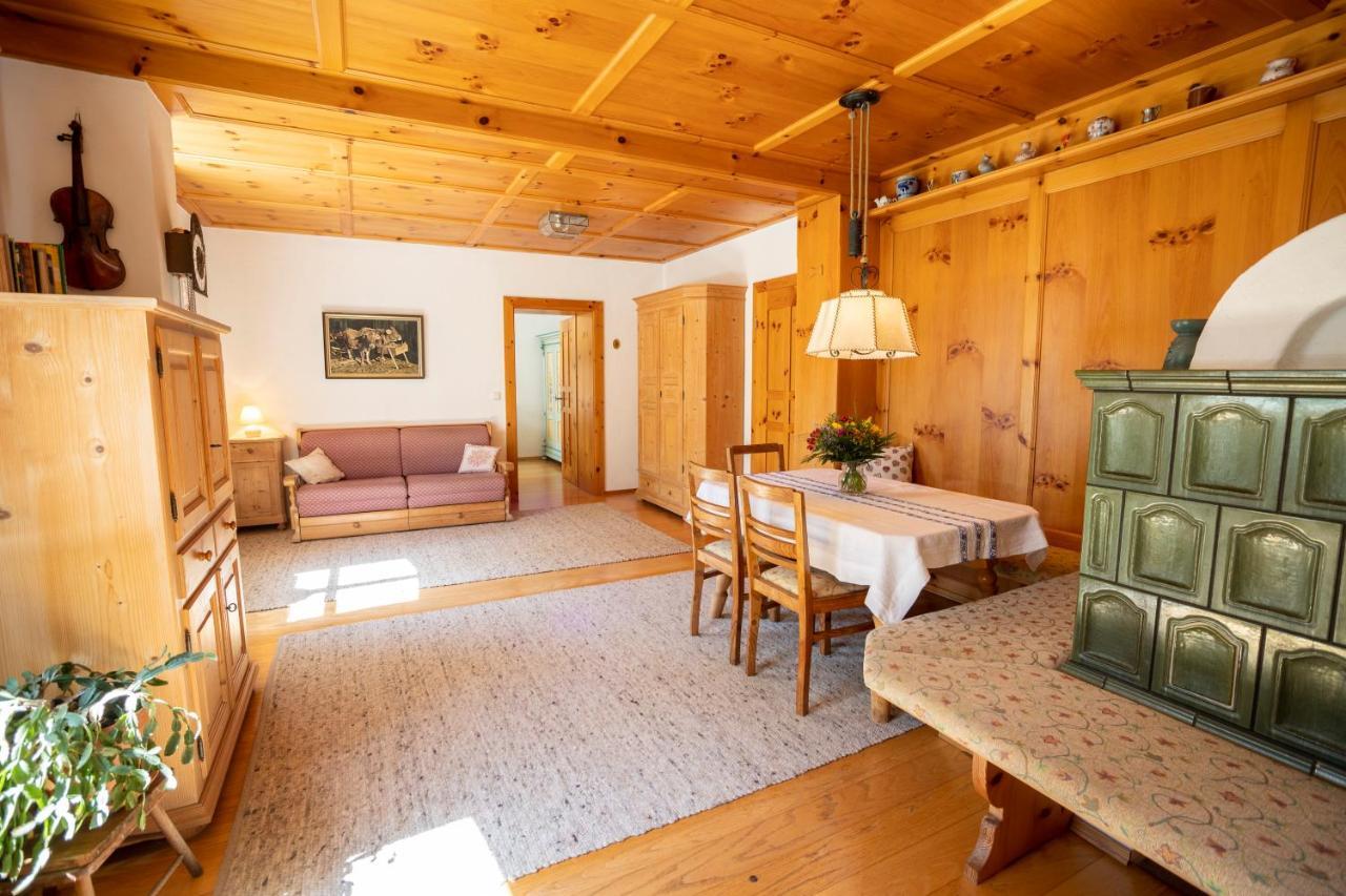 Landhauswohnung Mit Wildromantischem Garten Füssen Esterno foto