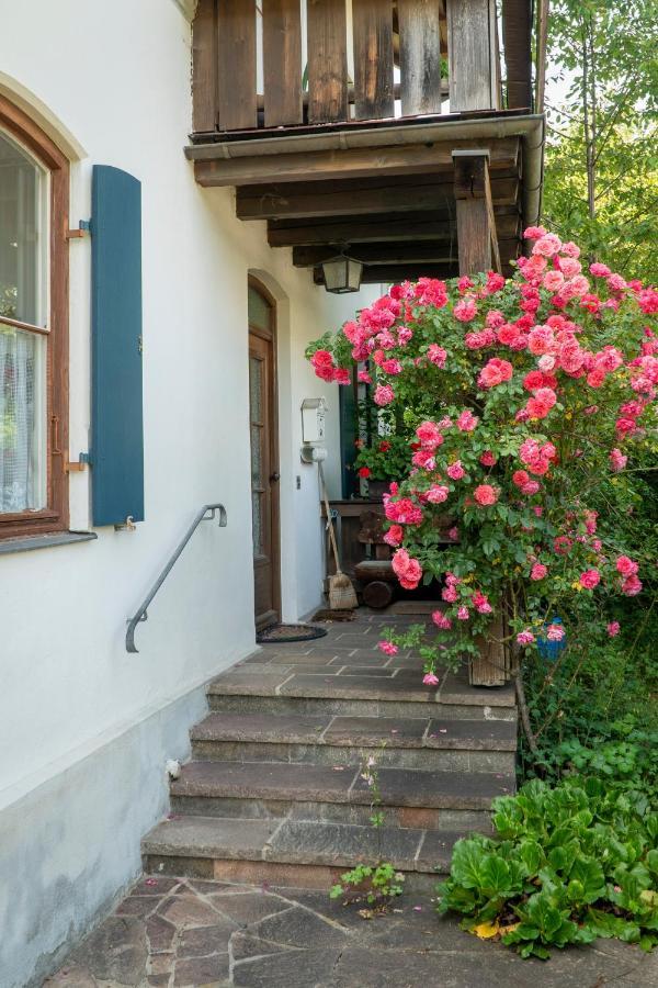 Landhauswohnung Mit Wildromantischem Garten Füssen Esterno foto