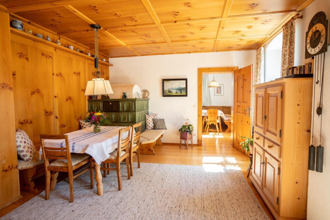 Landhauswohnung Mit Wildromantischem Garten Füssen Esterno foto